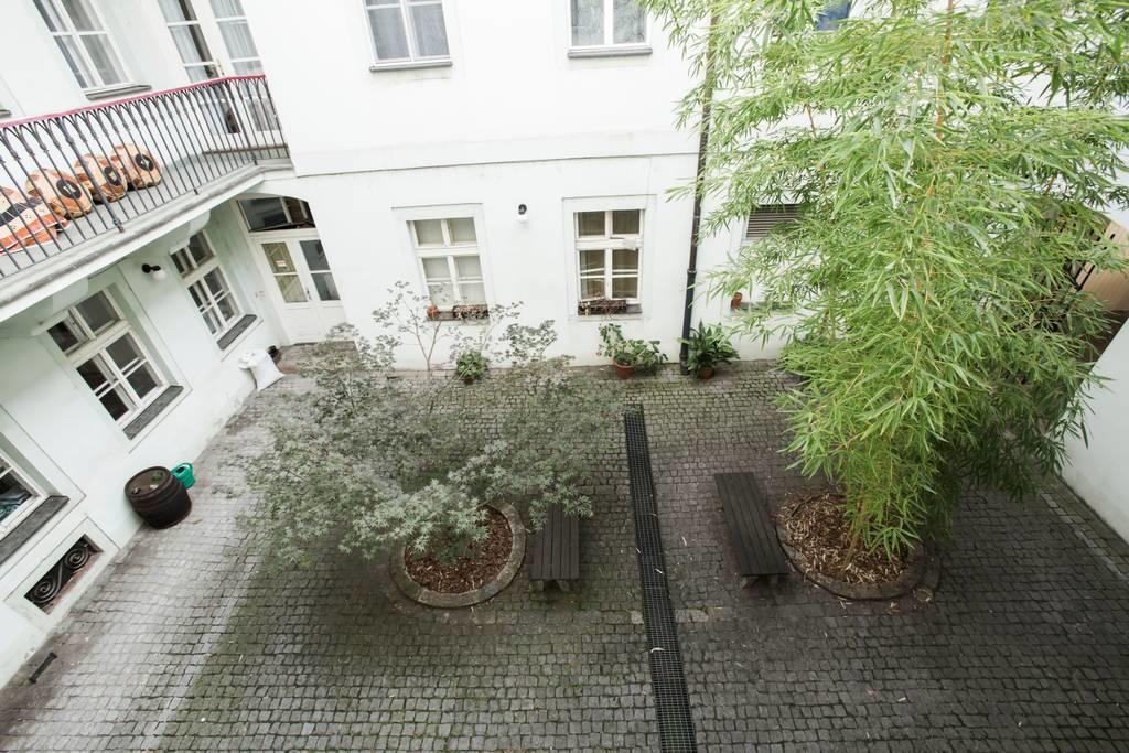 Quiet Apartment With Balcony Charles Bridge Prag Exterior foto