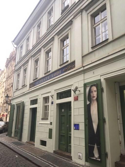 Quiet Apartment With Balcony Charles Bridge Prag Exterior foto