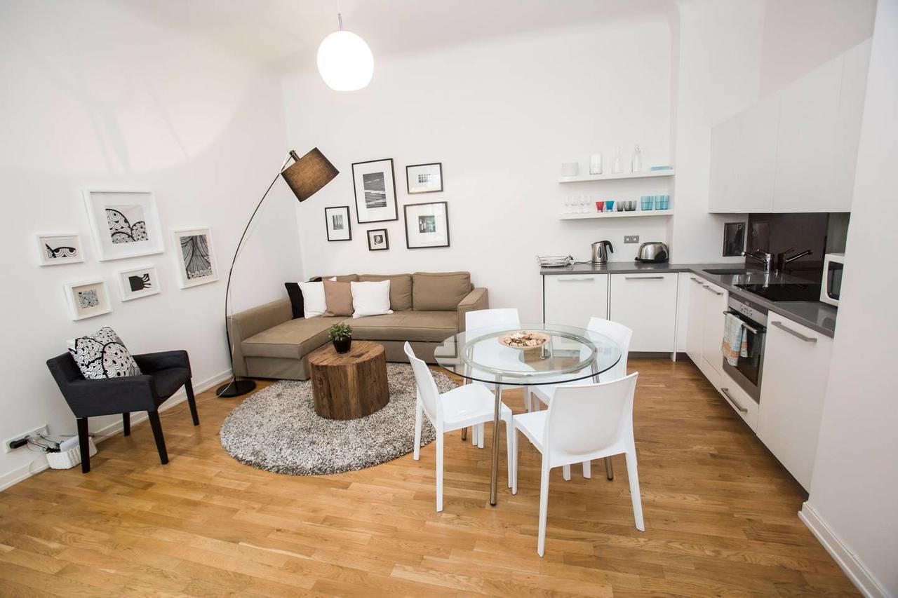 Quiet Apartment With Balcony Charles Bridge Prag Exterior foto