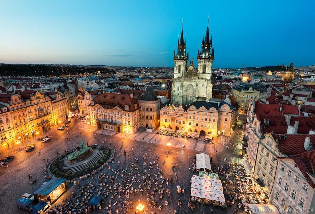 Quiet Apartment With Balcony Charles Bridge Prag Exterior foto