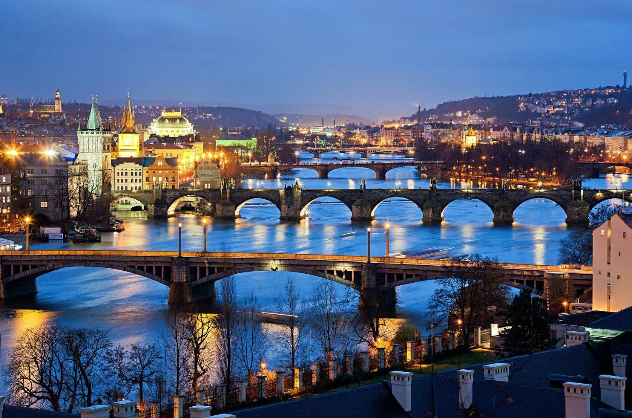 Quiet Apartment With Balcony Charles Bridge Prag Exterior foto
